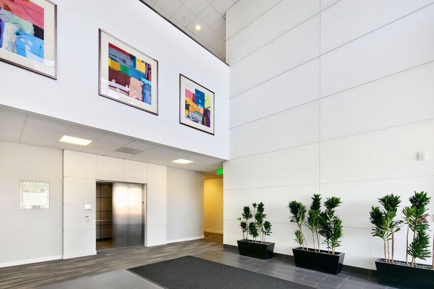 More Photos Of 2501 S Pullman St, Santa Ana Unknown For Lease