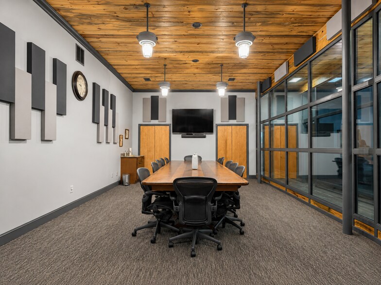 More Photos Of 122 Jefferson St, Jacksonville Office For Lease
