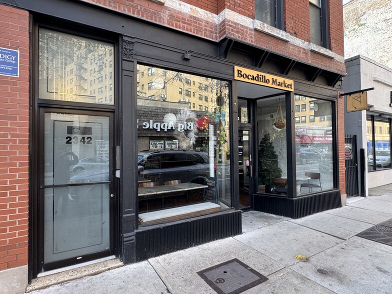 Primary Photo Of 2342 N Clark Ave, Chicago Restaurant For Lease