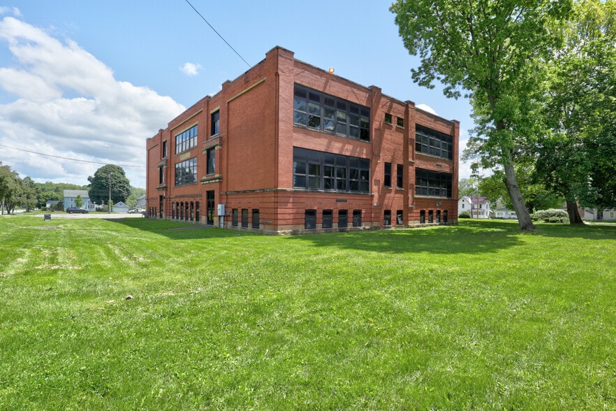 More Photos Of 1101 E 2nd St, Jamestown Schools For Sale