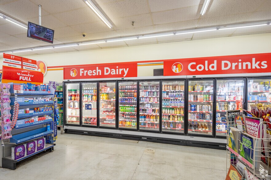 More Photos Of 208 E Mcintyre St, Mullins Supermarket For Sale