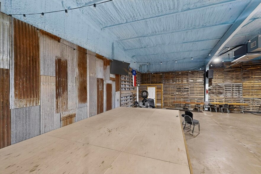 More Photos Of 700 E Main St, Richland Warehouse For Sale