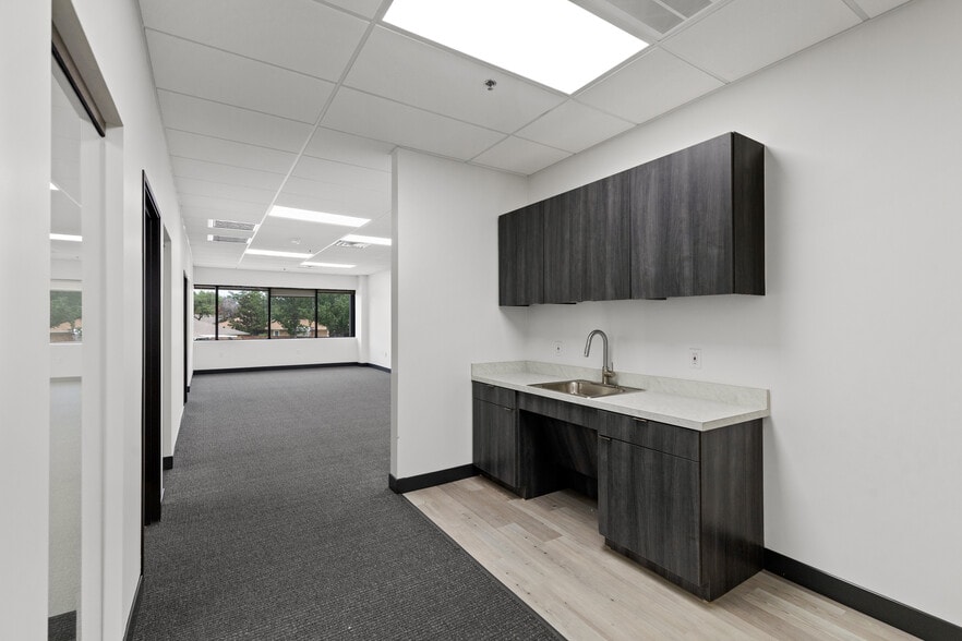 More Photos Of 1001 Cross Timbers Rd, Flower Mound Office For Lease