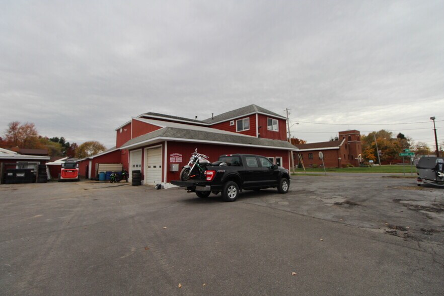 More Photos Of 585 S Main St, Central Square Auto Dealership For Sale