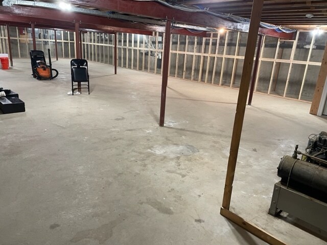 More Photos Of 73 Center St, Shelton Freestanding For Lease