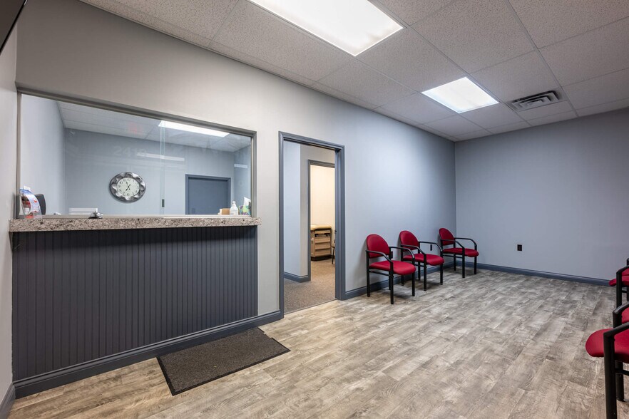 More Photos Of 2419 E High St, Springfield Storefront For Sale