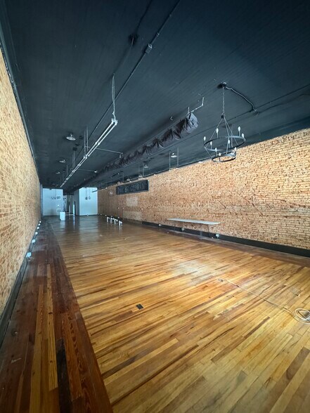 More Photos Of 103 E Laurens St, Laurens Storefront Retail Office For Lease