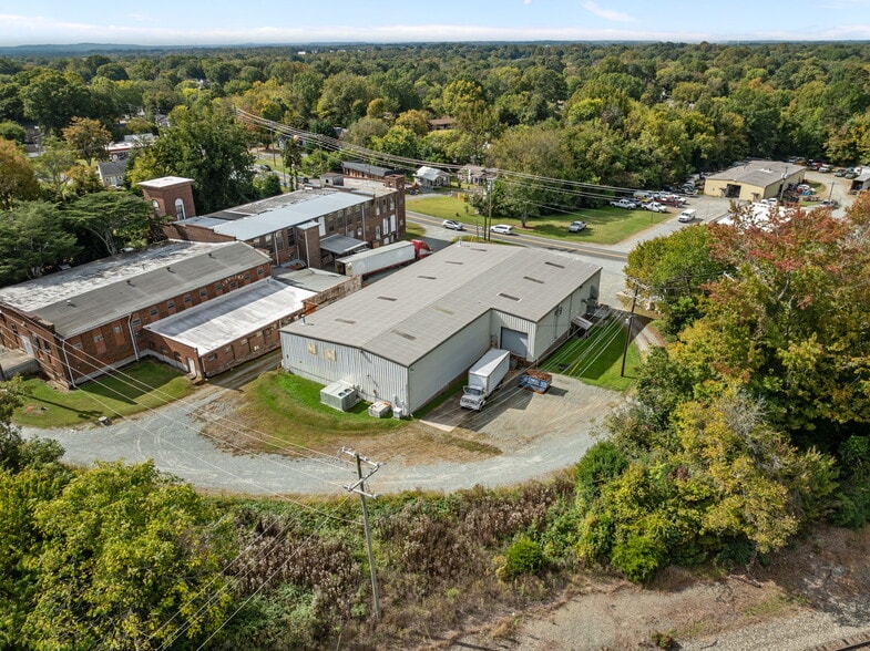 More Photos Of 913 Washington St, Graham Manufacturing For Sale