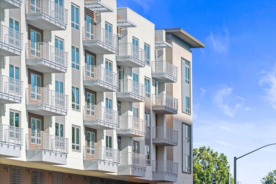 More Photos Of 585 Anton Blvd, Costa Mesa Apartments For Lease