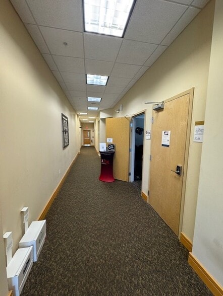 More Photos Of 7341 Office Park Pl, Melbourne Office Residential For Lease