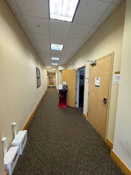 More Photos Of 7341 Office Park Pl, Melbourne Office Residential For Lease