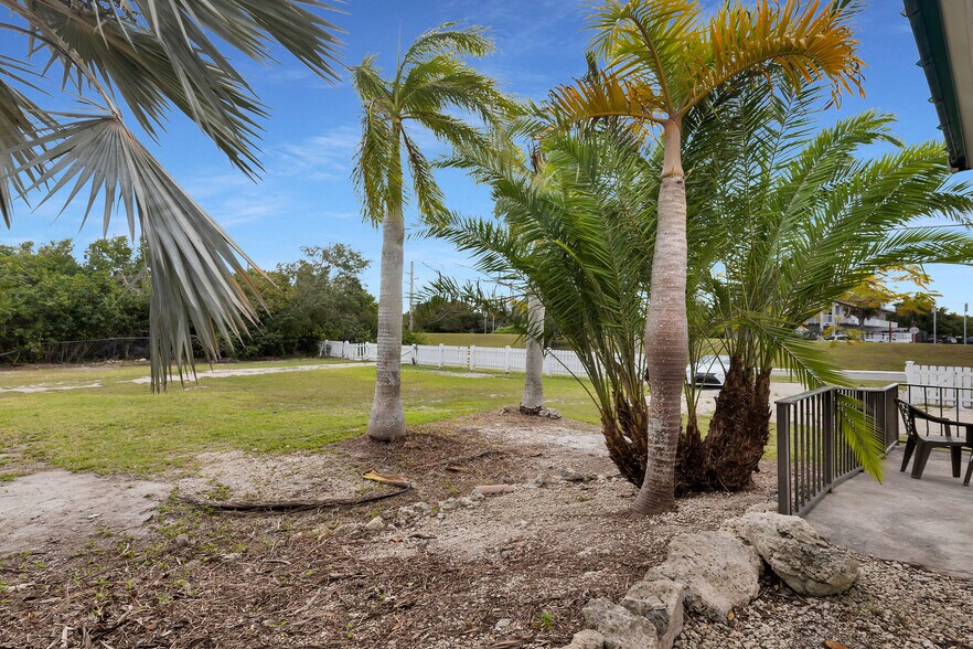 More Photos Of 21423 Overseas Hwy, Cudjoe Key Freestanding For Lease