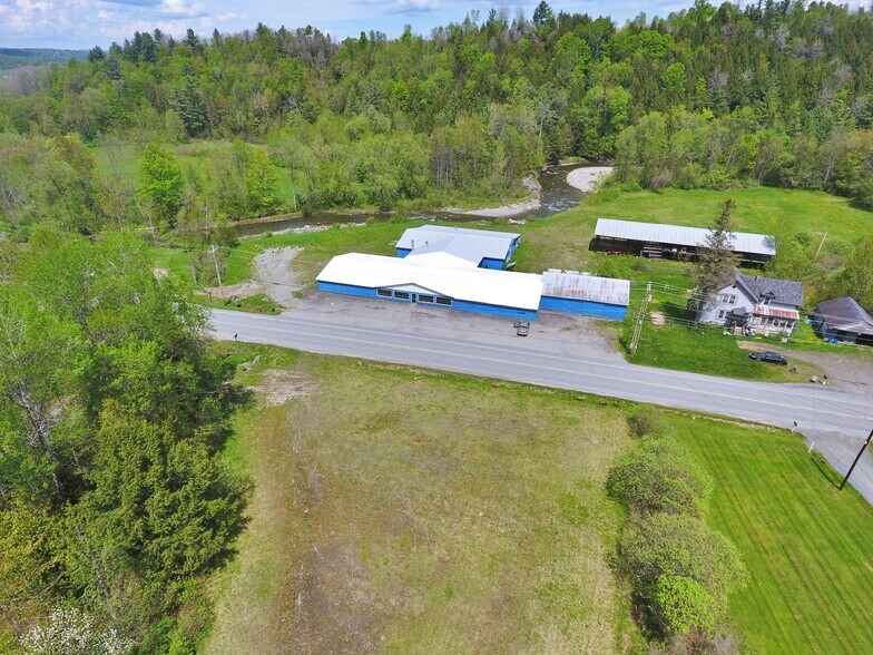 Primary Photo Of 303 Willoughby Ave, Orleans Freestanding For Sale