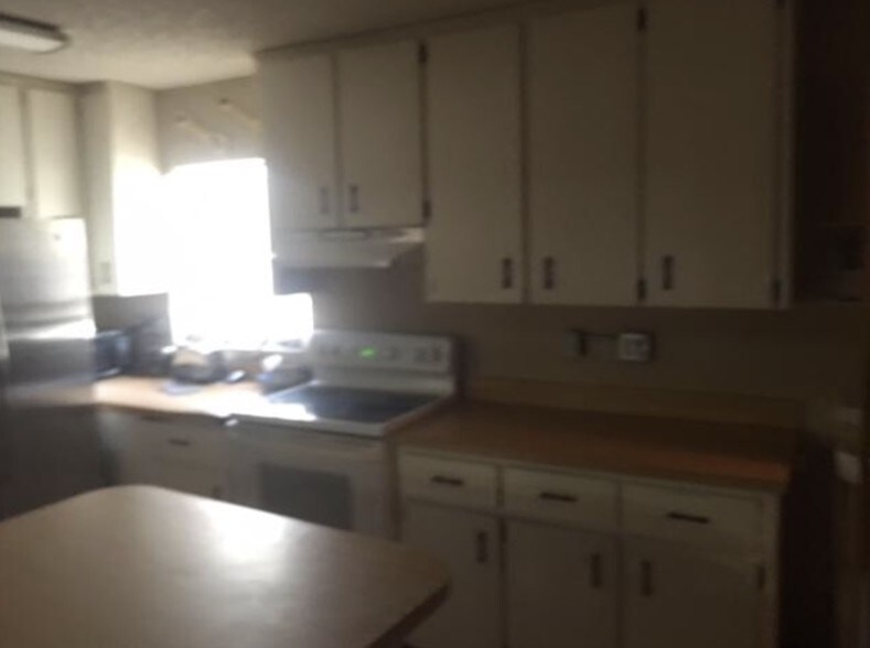 More Photos Of 209 E Kennedy Blvd, Eatonville Flex For Lease