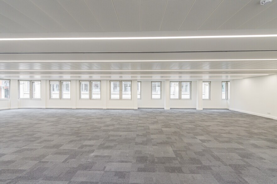 More Photos Of 21 Whitefriars St, London Office For Lease