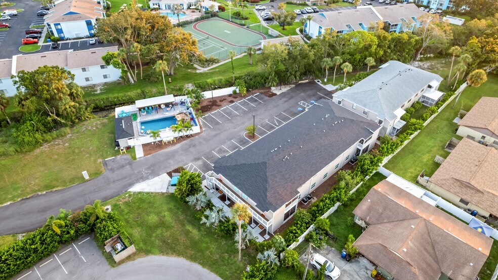 More Photos Of 2704 49th Ave W, Bradenton Apartments For Sale