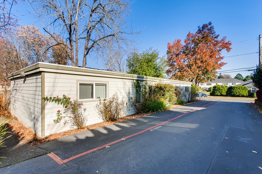 More Photos Of 4147-4153 SE 37th Ave, Portland Apartments For Sale