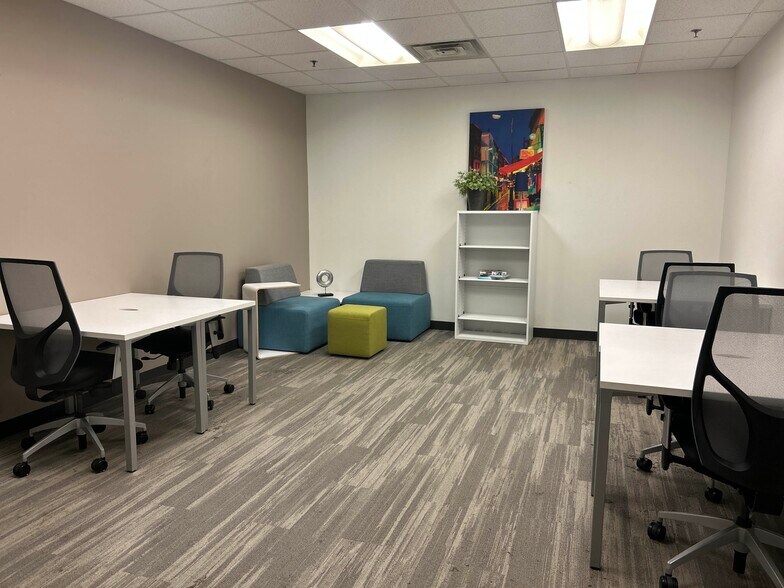 More Photos Of 450 E 96th St, Indianapolis Coworking Space