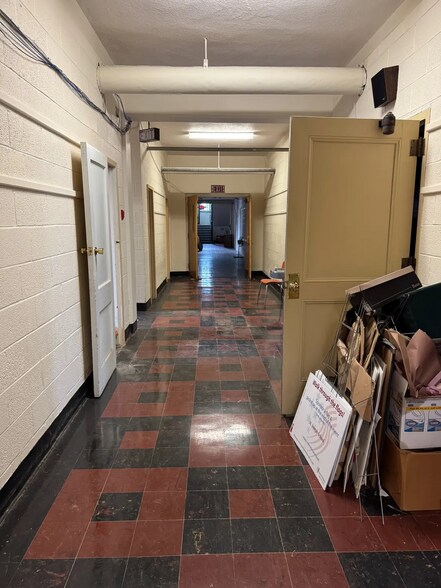 More Photos Of 89 E Genesee St, Auburn Flex For Sale