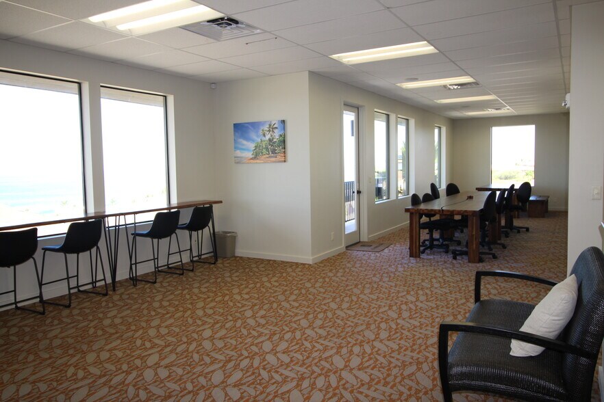 More Photos Of 75-5919 Walua Rd, Kailua Kona Office For Lease