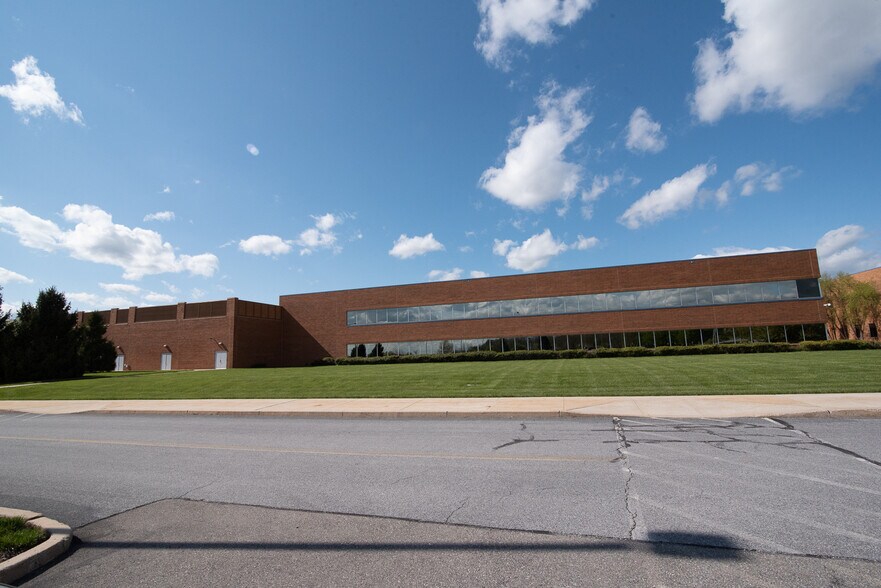 More Photos Of 14700 Citicorp Dr, Hagerstown Office For Sale