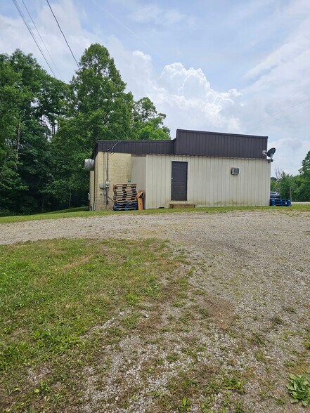 More Photos Of 27090 Scott Hwy, Winfield Freestanding For Sale