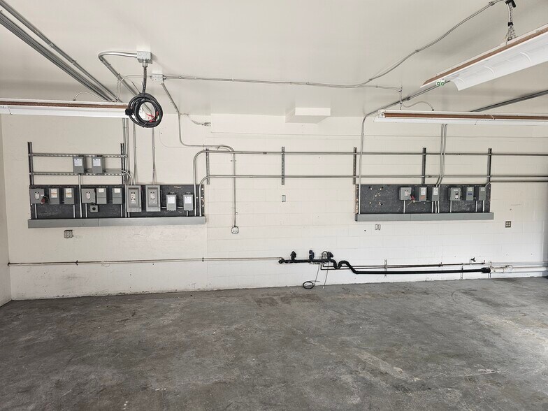 More Photos Of 333 Ingalls St, Santa Cruz Service For Lease