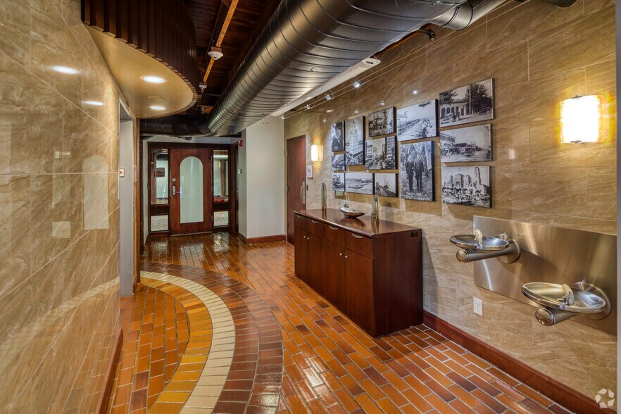 More Photos Of 100 3rd St S, Saint Petersburg Loft Creative Space For Lease