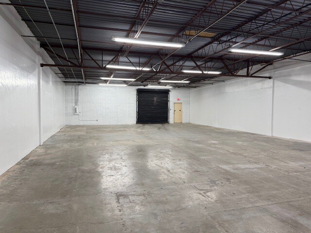 More Photos Of 2406 S Jupiter Rd, Garland Unknown For Lease