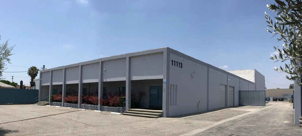 Primary Photo Of 11113 Penrose St, Sun Valley Warehouse For Lease