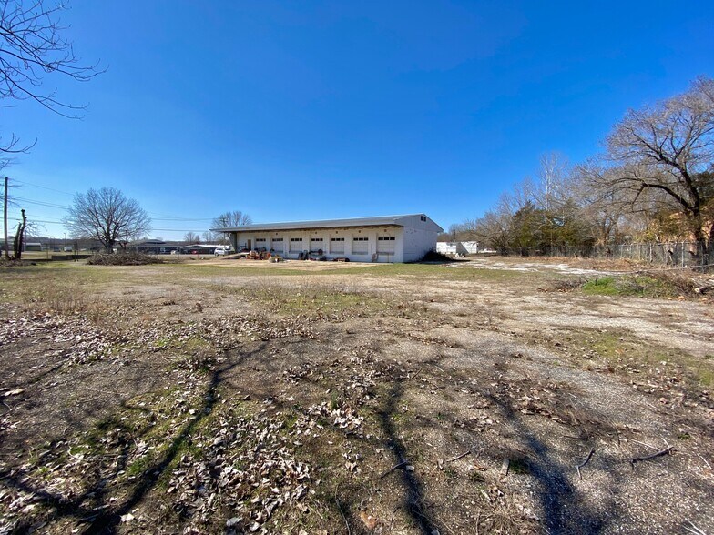 More Photos Of 209 E Wade Ave, Mountain Home Distribution For Sale