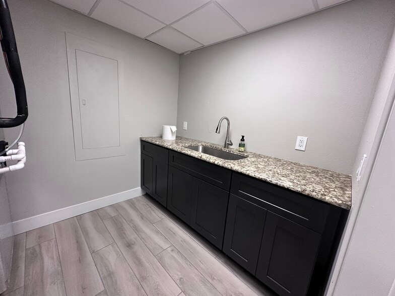 More Photos Of 1720 El Jobean Rd, Port Charlotte Office For Lease
