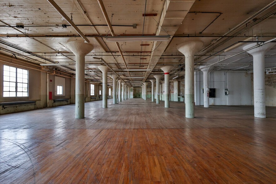More Photos Of 100 E Diamond Ave, Hazleton Warehouse For Lease