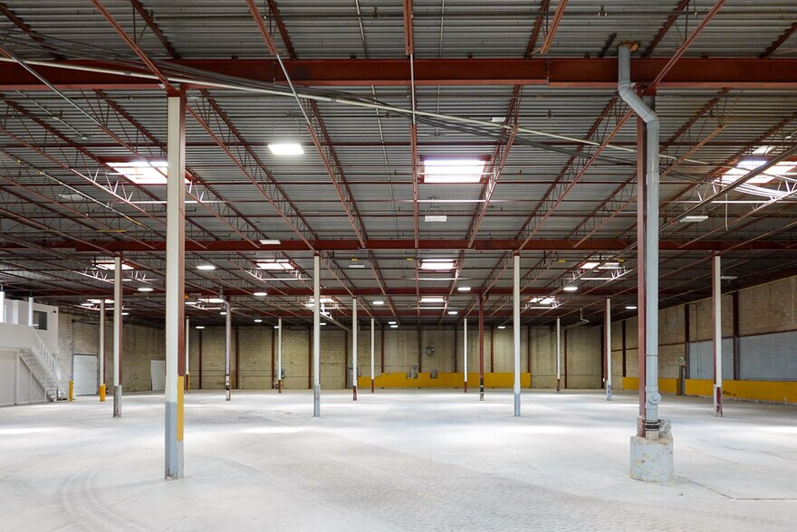 More Photos Of 75 Westmore Dr, Toronto Warehouse For Sale