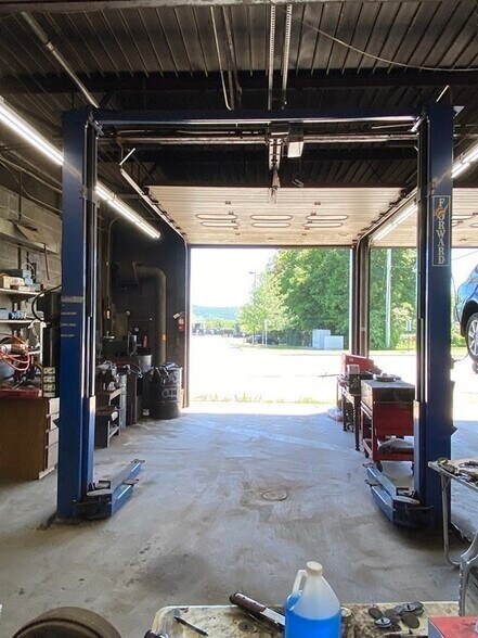 More Photos Of 31-33 Chapel St, Northampton Auto Repair For Sale