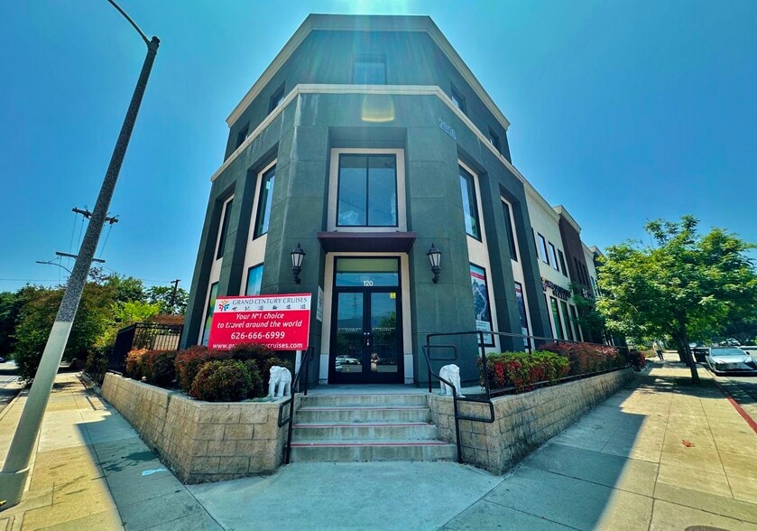 More Photos Of 2956 E Colorado Blvd, Pasadena General Retail For Lease