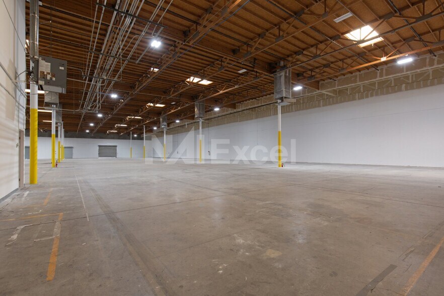 More Photos Of 6160 Stevenson Way, Las Vegas Warehouse For Lease