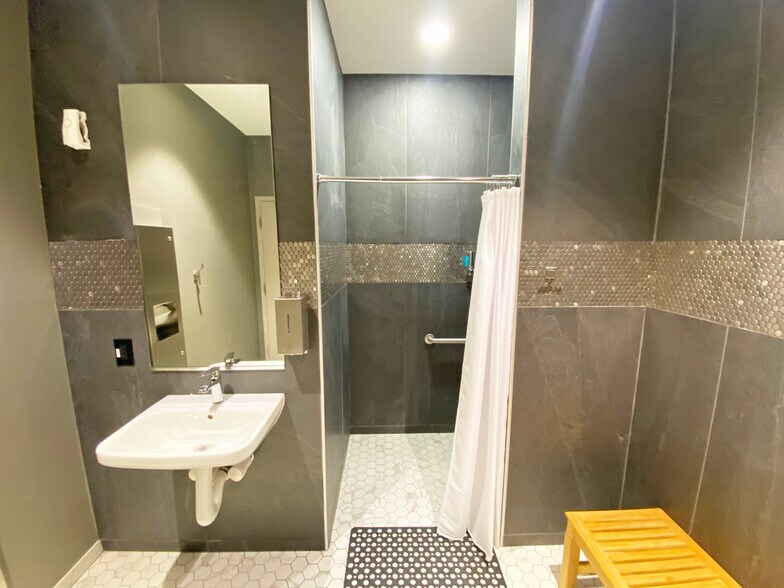 More Photos Of 1819 Peachtree Rd, Atlanta Medical For Lease
