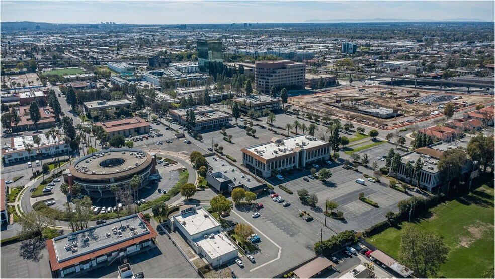 More Photos Of 550 N Golden Circle Dr, Santa Ana Office For Lease