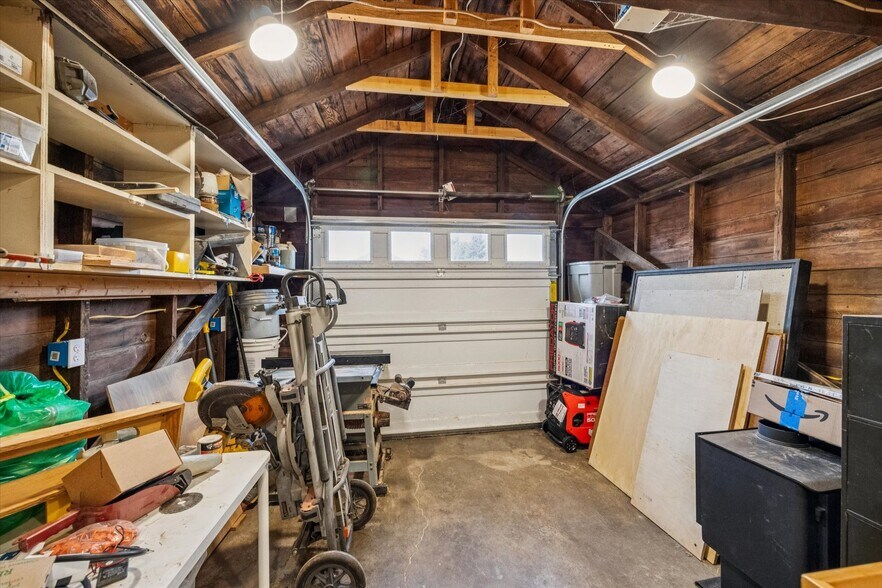 More Photos Of 615 SE 1st Ave, Canby Office For Sale
