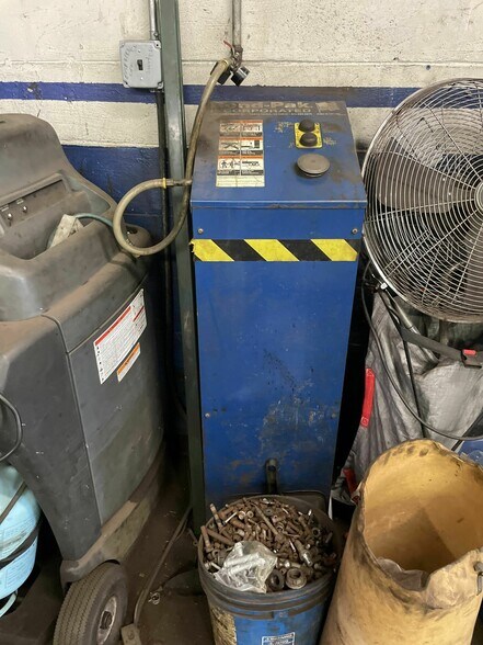 More Photos Of 635 Burnham Ave, Calumet City Auto Repair For Sale