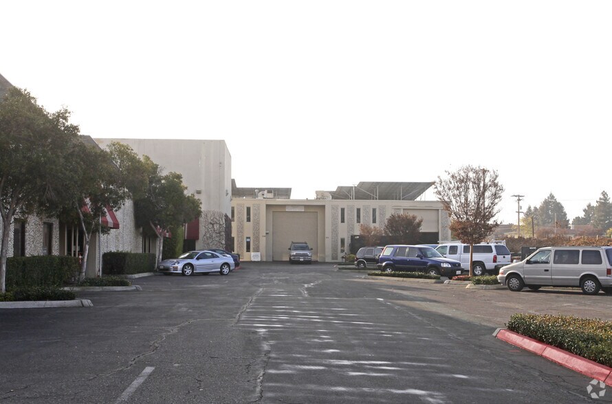 More Photos Of 1040 Di Giulio Ave, Santa Clara Manufacturing For Lease