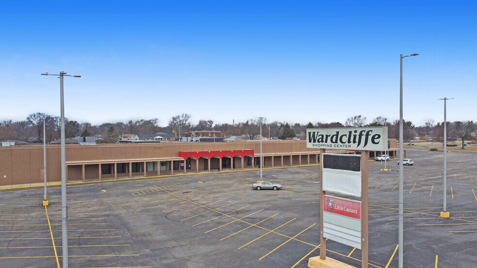 More Photos Of 3013-3033 N Sterling Ave, Peoria General Retail For Lease