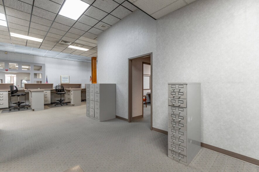 More Photos Of 1012 Riverfront Pkwy, Chattanooga Office For Sale