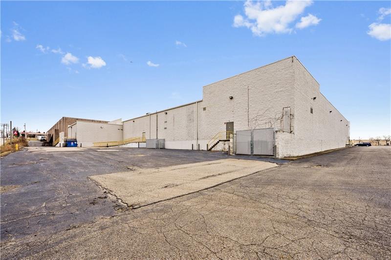 More Photos Of 7025 Clairton Rd, West Mifflin Flex For Lease