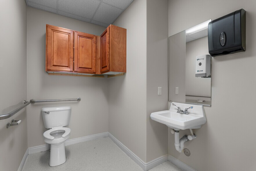 More Photos Of 411-423 N Orem Blvd, Orem Medical For Lease