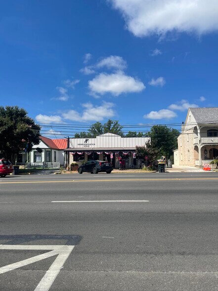 Primary Photo Of 409 E Main St, Fredericksburg Storefront Retail Office For Lease