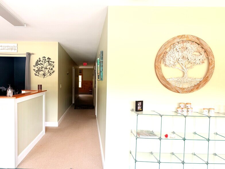 More Photos Of 6985 Woodstock Rd, Hartford Office For Lease