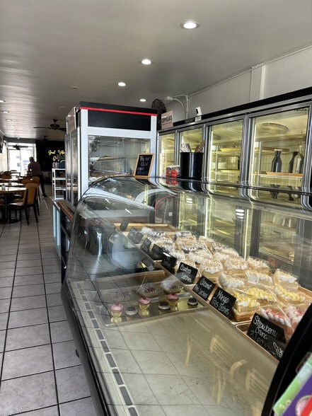 More Photos Of 10817-10829 Venice Blvd, Los Angeles General Retail For Lease