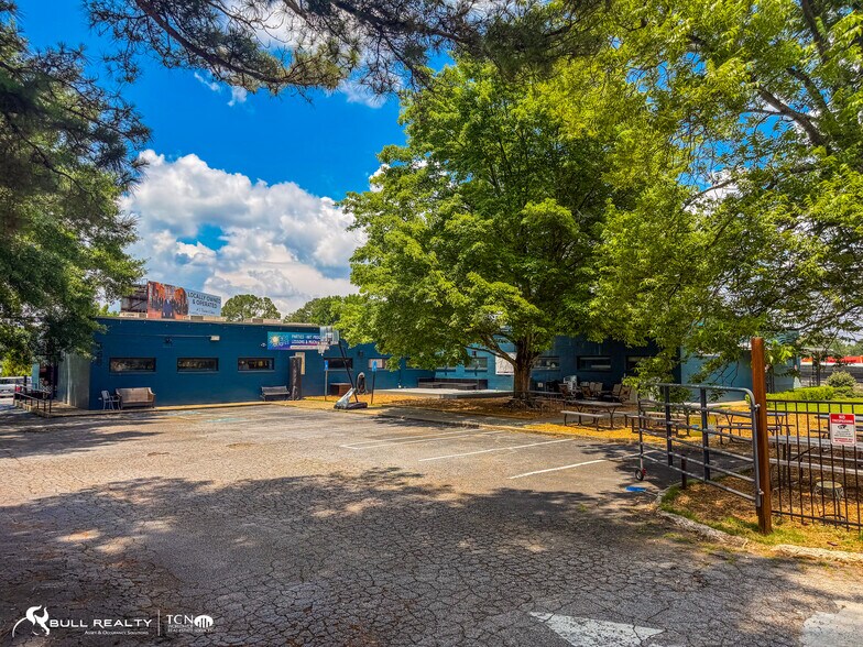 More Photos Of 558 Medlock Rd, Decatur General Retail For Sale